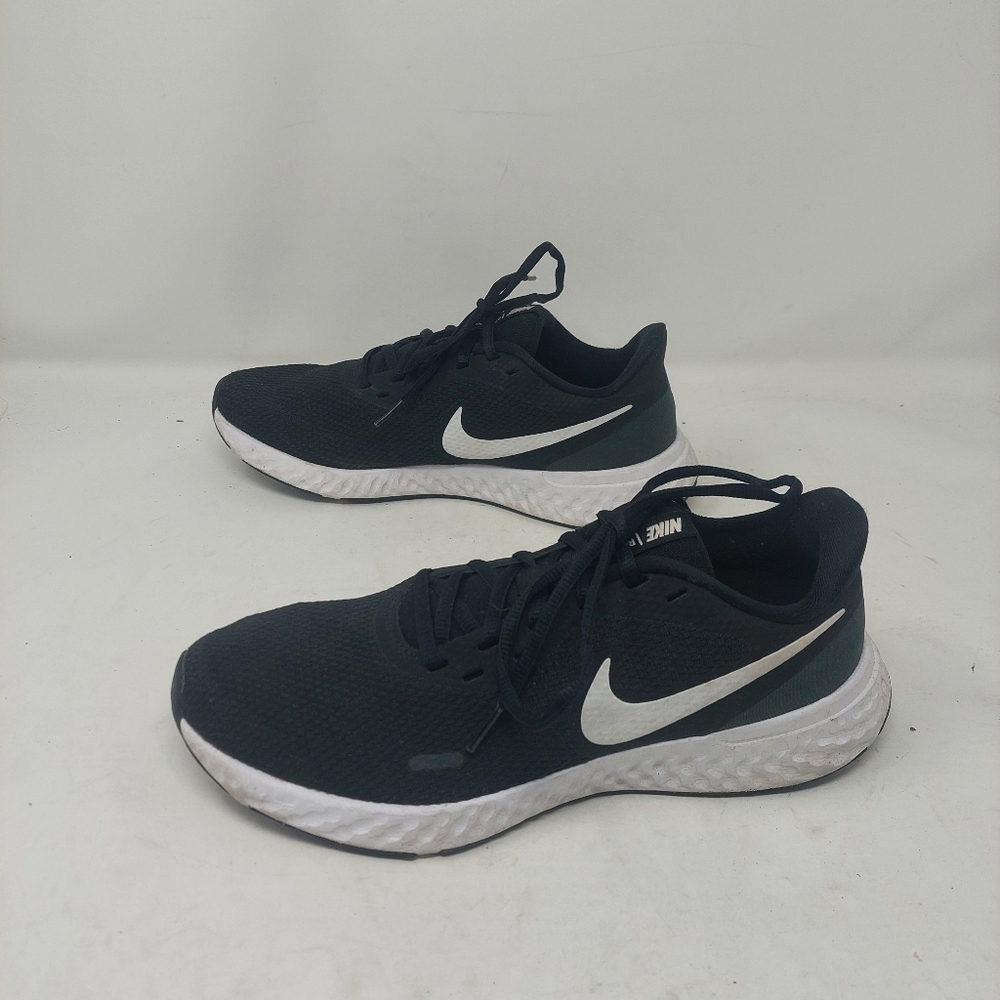 Nike Revolution 5 Black White Swoosh Running Sneakers BQ3207-002 Athletic Size 9